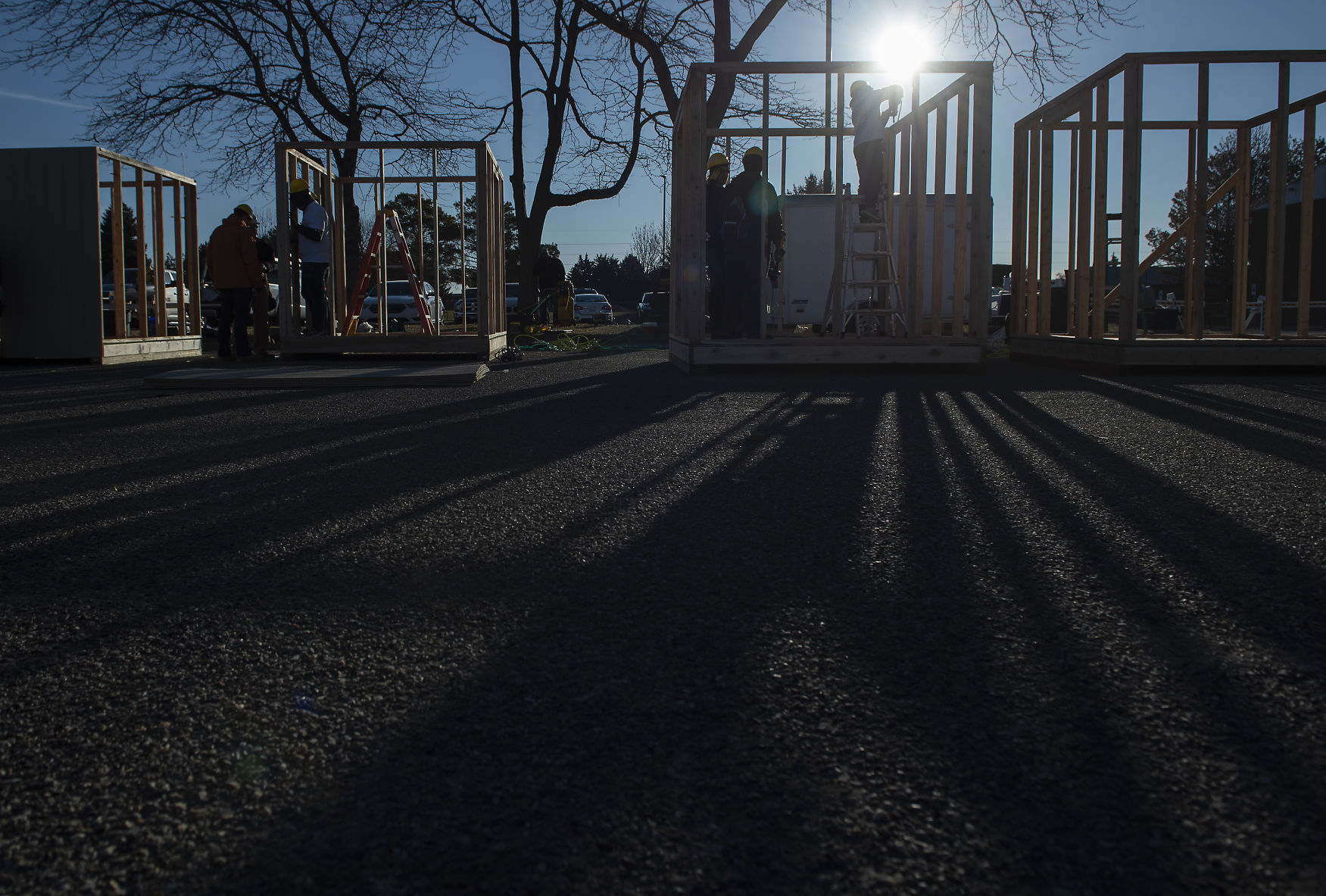 Students build for veterans